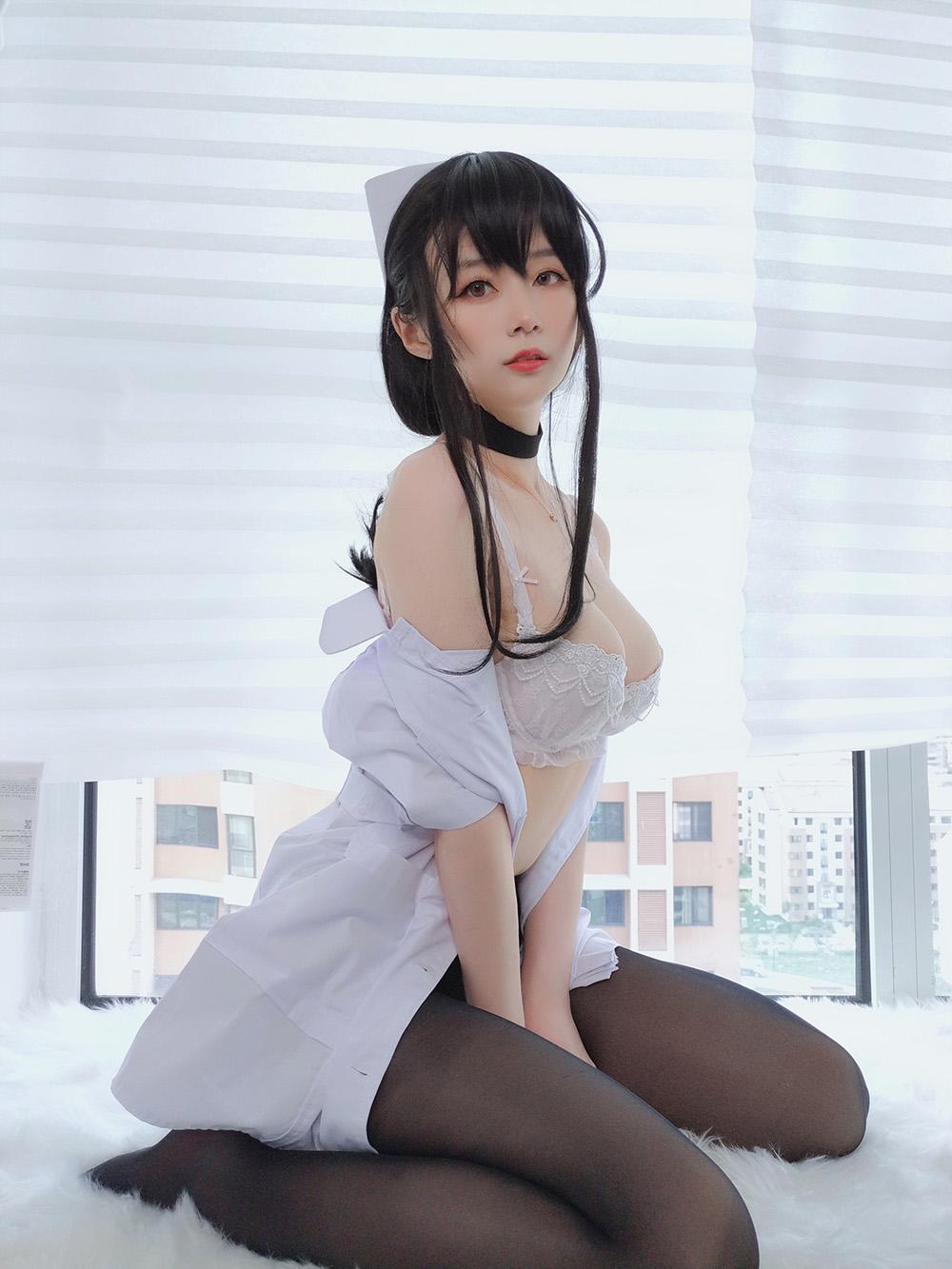 白银81 长发小护士 [66P3V-447MB]