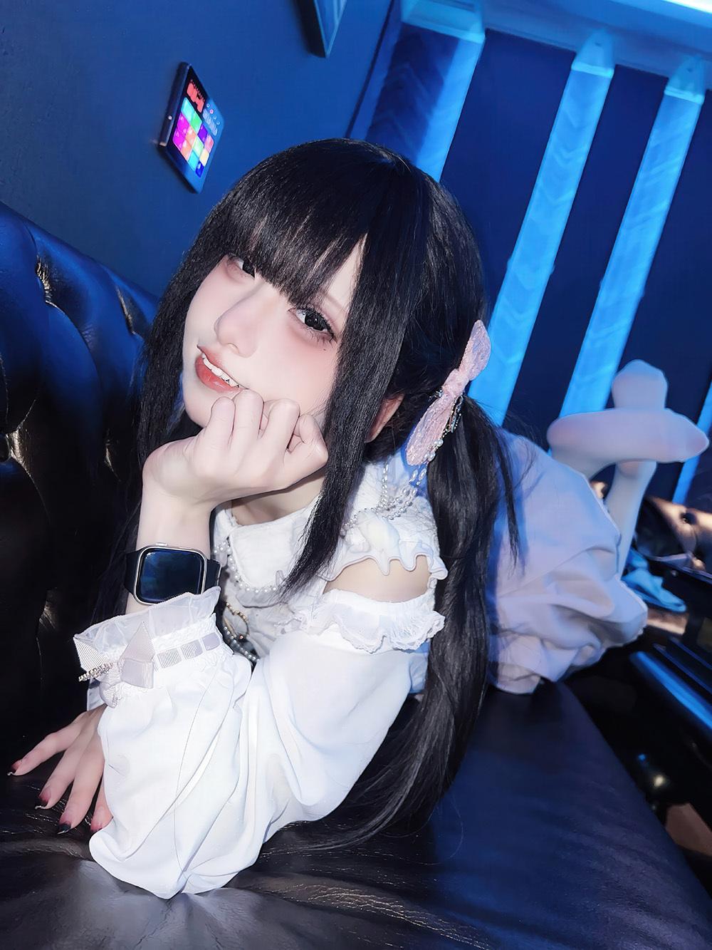 纸悦Etsu_ko 与地雷系女子的ktv约会[44P-439M]