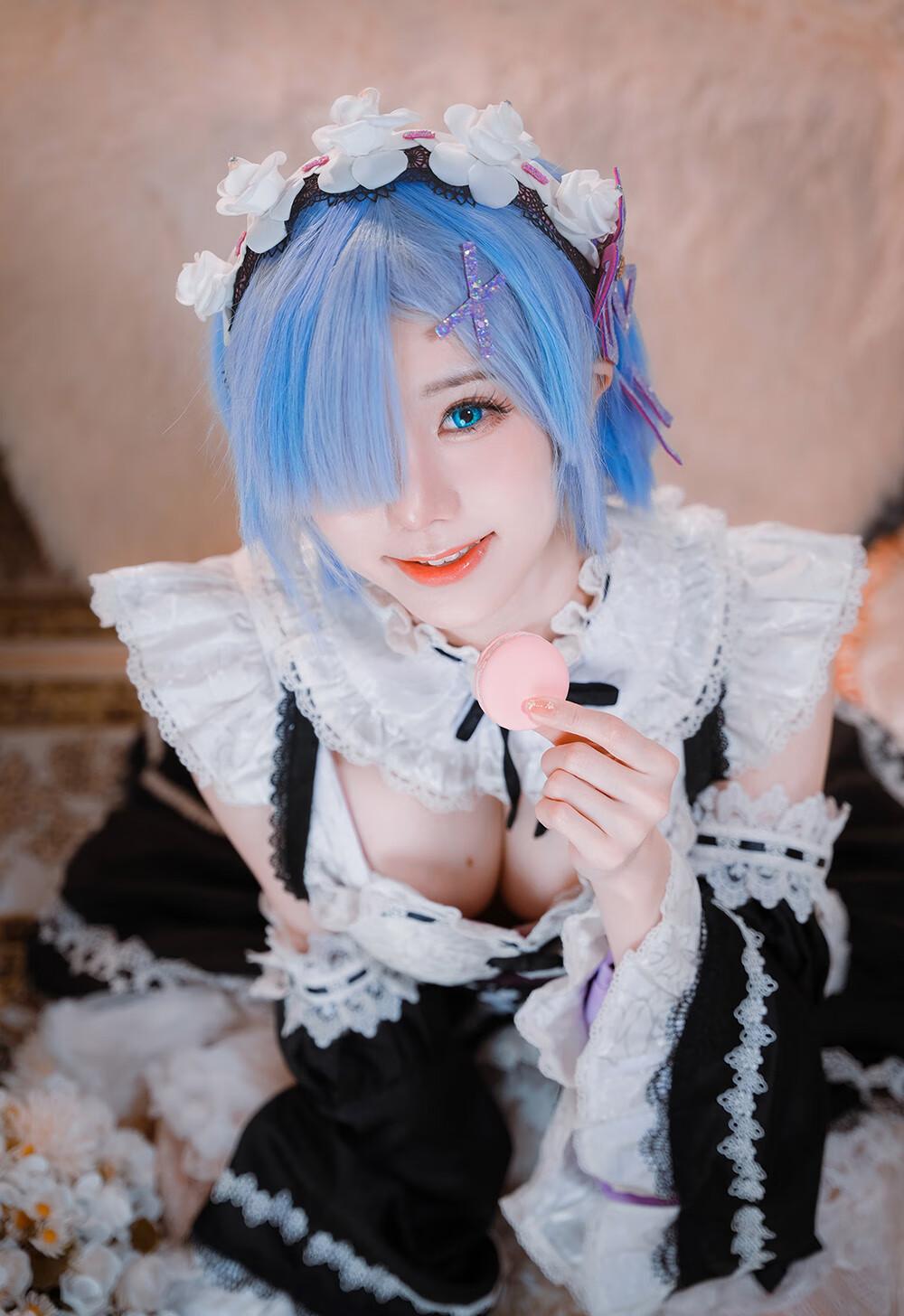 Sally Dorasnow Rem[27P-265M]