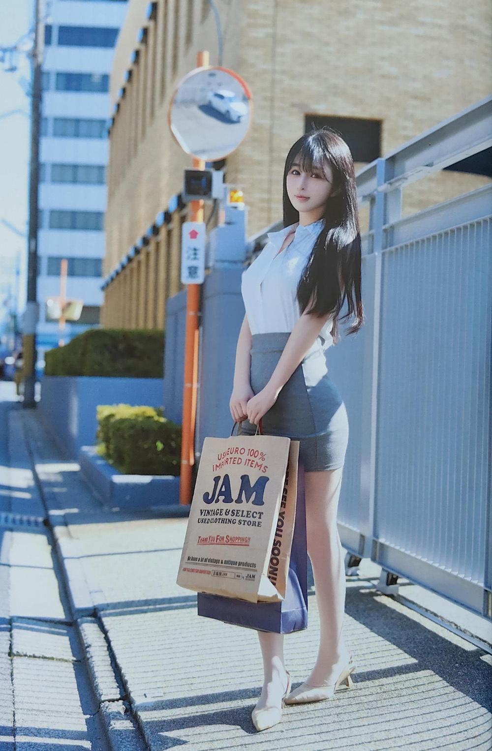 桜井宁宁 实体本 妻 [80P-28M]