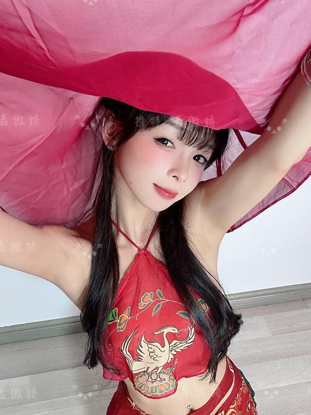 聂傲娇 红艳肚兜[19P-4MB]
