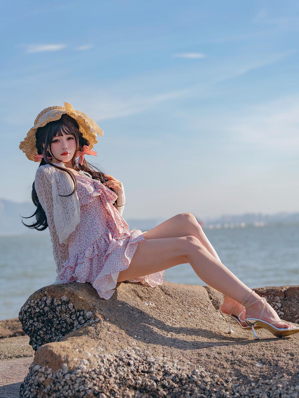 咬一口兔娘(黏黏团子兔) –邻家小妹&日不落[37P1V-872M]