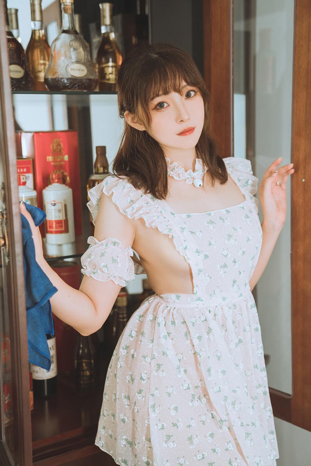 Natsuko夏夏子 碎花围裙[55P-424M]