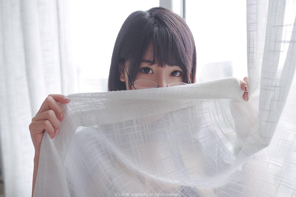 猫九酱 超小比基尼眼镜娘 [34P-68MB]
