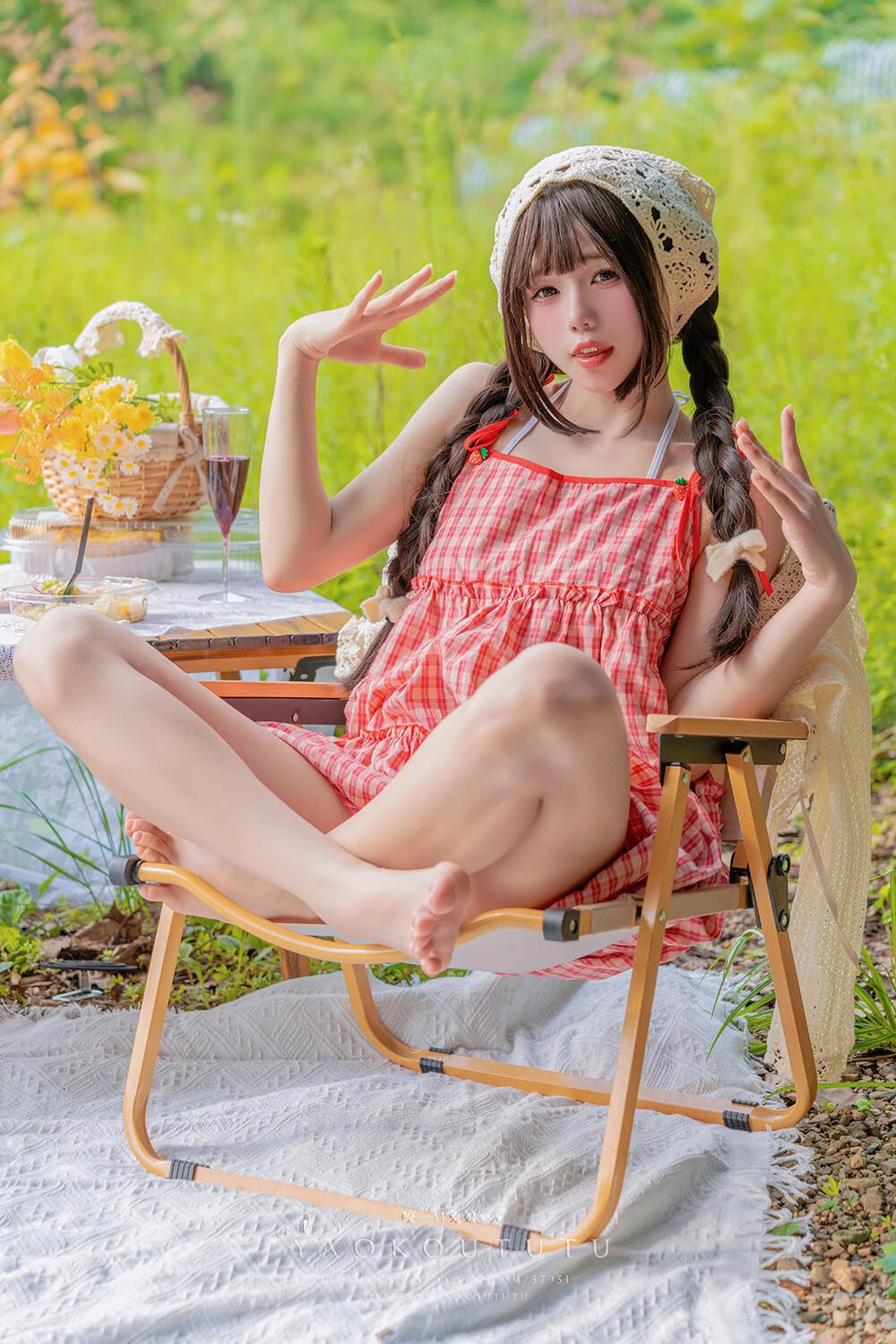 咬一口兔娘(黏黏团子兔) –绿野茶会 Lovesick girls[51P1V-1.08G]
