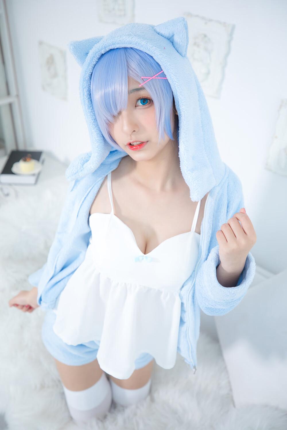 神楽坂真冬 – Re_Zero kara Hajimeru Isekai Seikatsu-rem