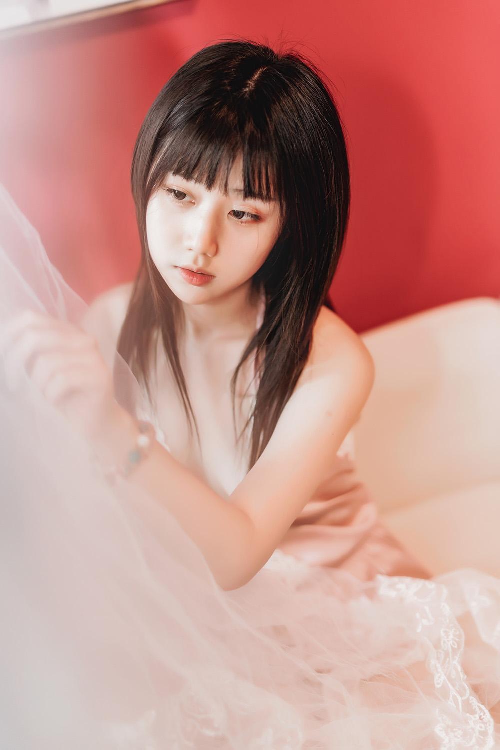 镜酱 不知梦 私房 [15P-323MB]