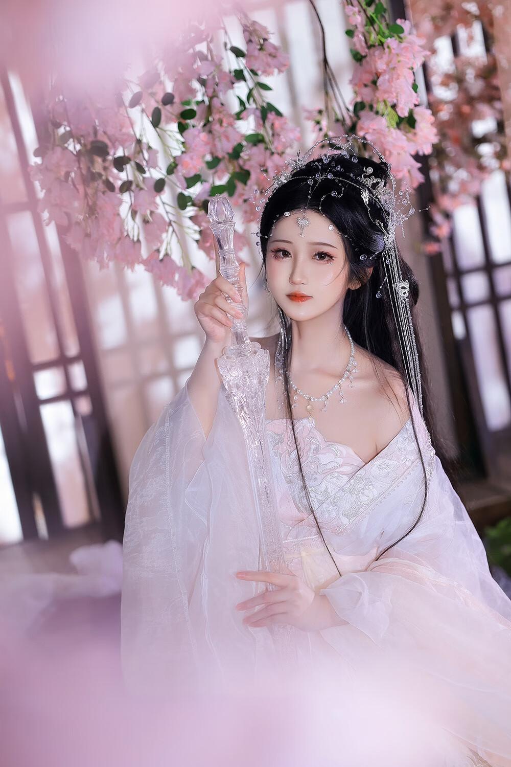 三度_69 小师姐 [81P5V-1.45GB]