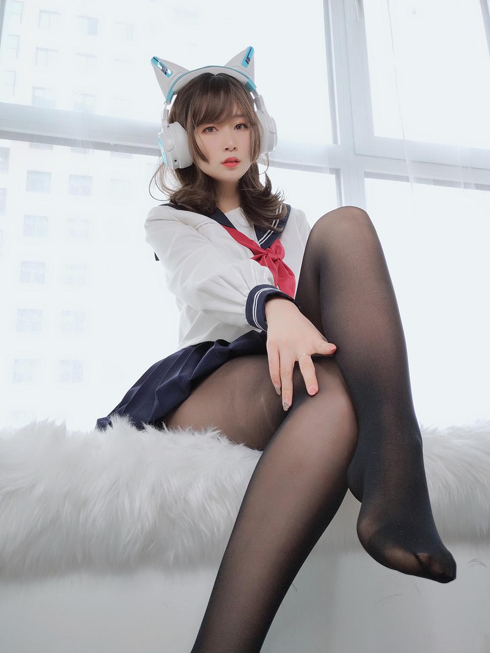 白银81 黑丝学妹 [36P-102M]