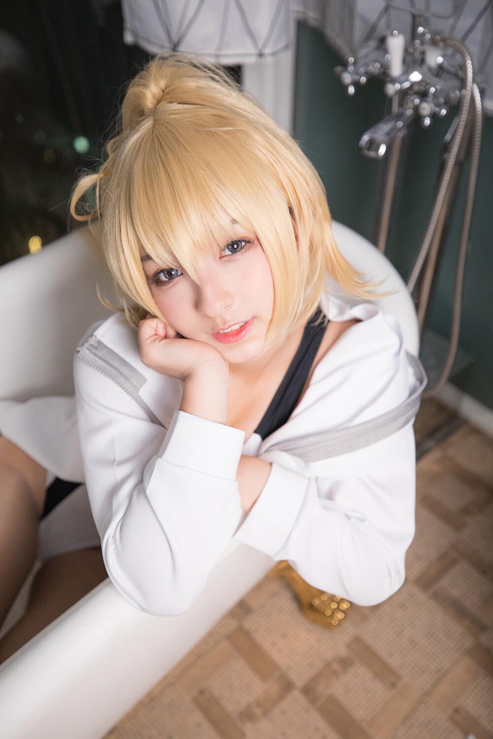 神楽坂真冬 – 《Swimingthedrea》-白贞德（Fate Grand Order）